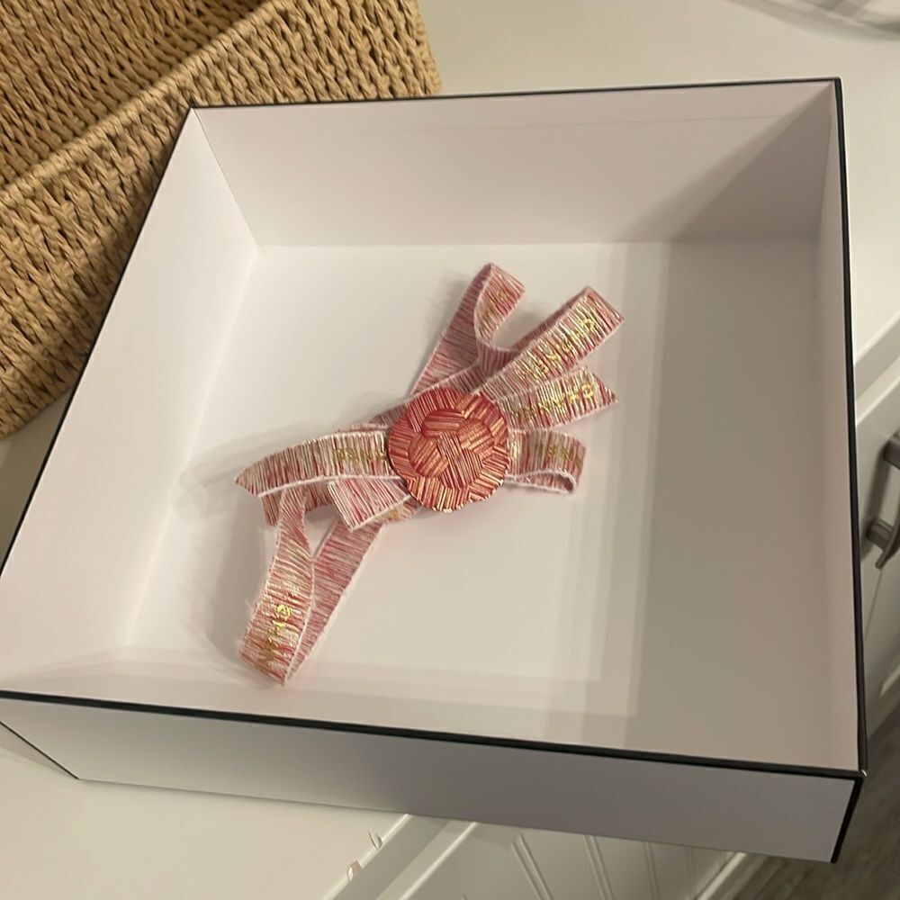 Authentic CHANEL Square Empty Gift Box Container 8.75"x8.75"x4" w/Ribbon New - Picture 6 of 10